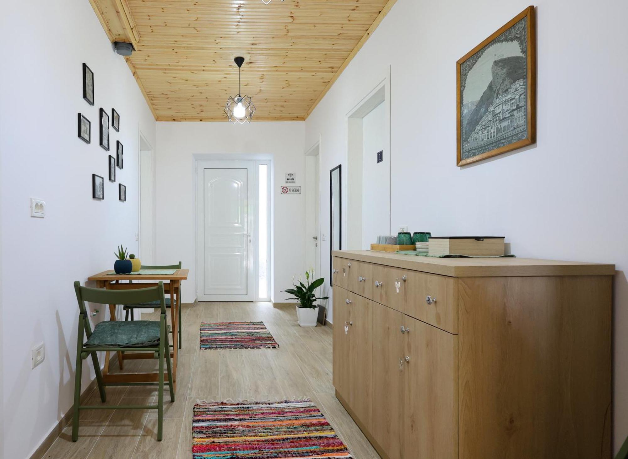 Hotel Vila Vreko B&B Berat Buitenkant foto